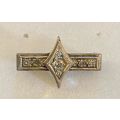 18ct white gold antique brooch with diamonds