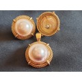 9ct double twist rope edging earring & pendant set with large mabe pearls on genuine pearl necklace