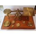 Beautiful vintage brass Warranted Postal letter scale-Made in England with six weights-working