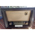 Antique Grundig 2020 WZI Bakelite valve Radio from the 1950`s- Made in Germany -  A real gem