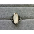 DISCOUNT!! Pretty Silver Mother 0f Pearl Ring
