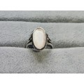 DISCOUNT!! Pretty Silver Mother 0f Pearl Ring