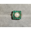 8ct Gold Emerald and Pearl Ring