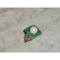 8ct Gold Emerald and Pearl Ring
