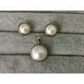 9ct Gold Pendant and Earrings Pearl Set