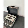 Olympia Traveller de Luxe Typewriter with Original Travelling Case