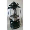 ORIGINAL!! VINTAGE COLEMAN KEROSENE LAMP MADE IN USA (complete)