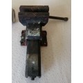Heavy Vintage Bench Vise (Working Condition)