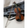 Stunning Sonata JYVL-E901 3/4 Violin (Complete with case and bow)