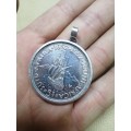 925 STERLING SILVER PENDANT WITH A 1952 FIVE SHILLING GEORGE VI COIN MOUNTED