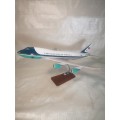 VERY LARGE AIR FORCE ONE BOEING B747-400 LARGE RESIN AIRCRAFT 1/150 ON DISPLAY STAND