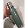 MAGNIFICENT STANLEY 1 LITER FLASK LIKE NEW NEVER USED