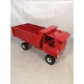 Stunning Large Steel Striker Toy Construction Tipper Lorry With a Tip Tray - Like New
