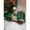 Vintage 1981`s Playmobil 3532v4 - Green jeep in the desert with Box