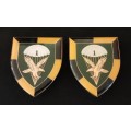 SADF - 1 Parachute Battalion Shoulder Flash Set ( 1st Type ) With Backing             F13