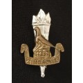 ZIMBABWE ARMY EDUCATION CORPS CAP BADGE ( Note One Lug Repaired )             F138