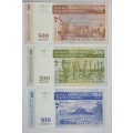 3 x 2014 Madagascar Banknotes Set. 100, 200 & 500 Ariary Banknotes in Crisp Condition