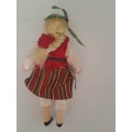 Porcelain Dolls of the World - Finland -  +/-23cm x +/-12cm