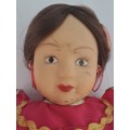 Porcelain Dolls of the World - Honduras  -  +/-23cm x +/-12cm