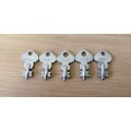 Vintage Cheney Made in England Keys x 5