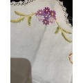Tray cloth embroidered(A)