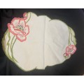 Tray cloth embroidered(C)