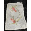 Traycloth embroidered (K)