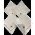 Napkins/serviettes embroidered