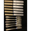 Bone Handled Knives & Silver Plated Forks(CUT139)