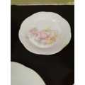 White floral scallop edge dinner set - 4 server (20 piece) New
