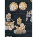 A COLLECTION OF VINTAGE EARRINGS FOR WOMAN SOLD AS IS