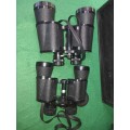 A COLLECTION OF 2 VINTAGE BINOCULARS IN WORKING ORDER