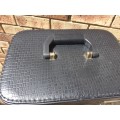 A VINTAGE BLUE LEATHER TYPE COSMETIC CASE