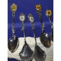 AN ORIGINAL SET OF MEMEROBILIA SPOON IN ITS BOX SOLD AS  IS