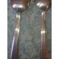 3 VINTAGE CUTLERY ITEMS IN ITS ORIGINAL STATE AND IN GREAT CONDITION SOLD AS IS