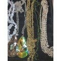 A JOBLOT VINTAGE COSTUME NECKLACES SOLD AS IS