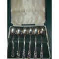 AN ANTIQUE EPNS TEASPOON SET CASED MADE IN SHEFFIELD ENGLAND SOLD AS IS