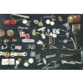 A COLLECTION OF VINTAGE GENTLEMENS CUFFLINKS AND TIE PINS SOLD AS