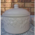 A VINTAGE PORCELAN CERAMIC CASSEROLE DISH WITH A GRAPE DESIGN AND A PIE BAKING OVEN PROOF DISH