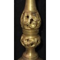 AN ORNAMENTAL COLLECTORS SCALE BALANCE FULL BRASS SOLD AS IS