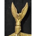 AN ORNAMENTAL COLLECTORS SCALE BALANCE FULL BRASS SOLD AS IS