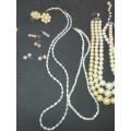 A JOBLOT COSTUME SIMULATED PEARL NECKLACES SOLD AS IS