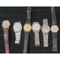 A JOBLOT VINTAGE MENS WRIST WATCHES SOLD AS IS NOT TESTED