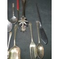 A VINTAGE JOBLOT CUTLERY SOLD AS IS