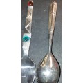 A vintage joblot stainless steel kitchenalia cutlery sold as is