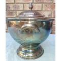 AN ORIGINAL VINTAGE SILVER-PLATED SOUP TUREEN WITH THE LID SOLD AS IS