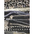 A BULK VINTAGE AND ANTIQUE JOBLOT HIGH QUALITY NECKLACES SOLD AS IS
