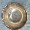 A VINTAGE PAUL REVERE REPRODUCTION ONEIDA USA SILVER PLATED SERVING BOWL SOLD AS IS