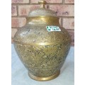 A VINTAGE BRASS GINGER JAR IN GREAT CONDITION SOLD AS IS