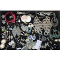 A COLLECTION OF ANTIQUE AND VINTAGE COSTUME EARRINGS